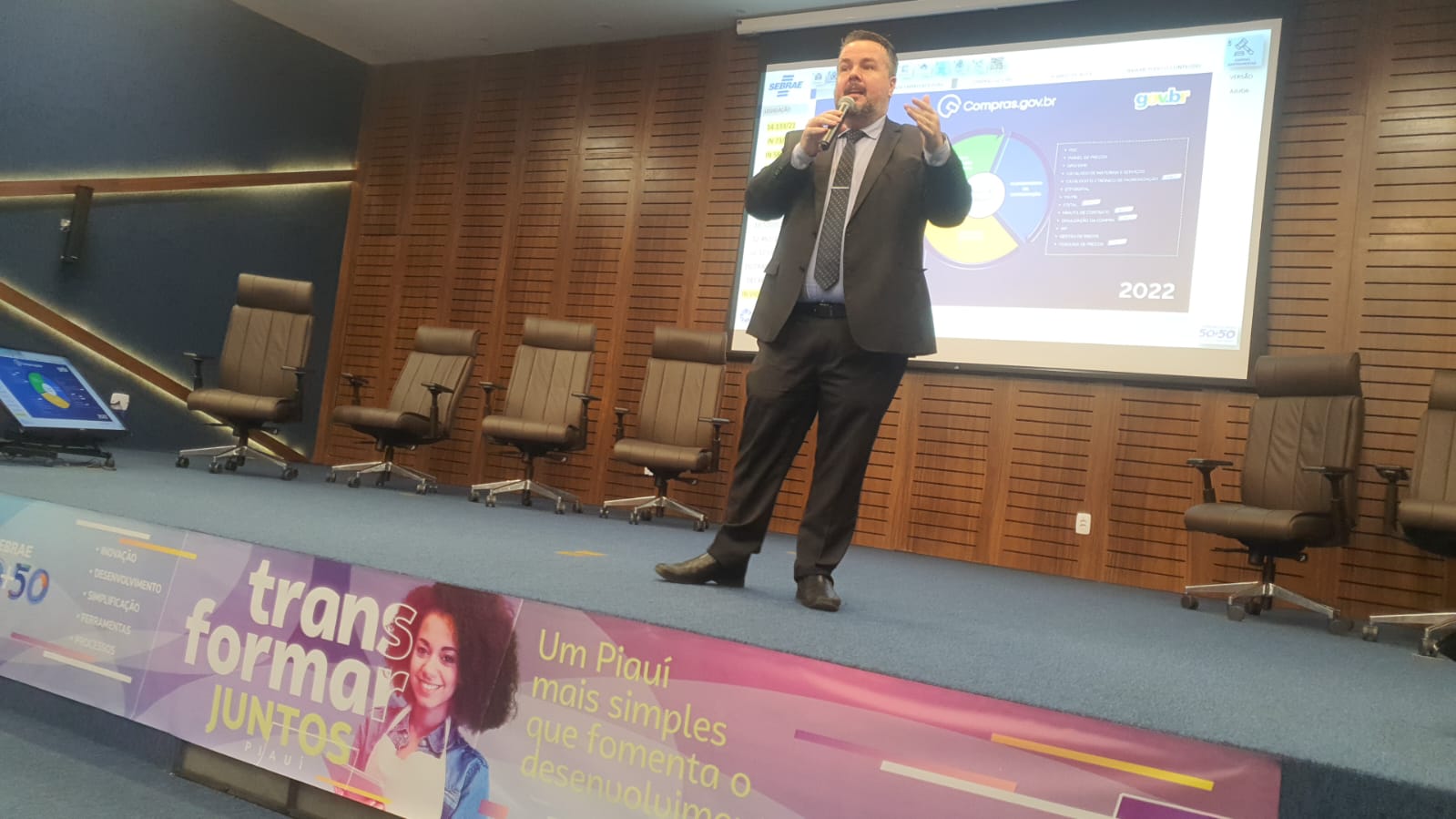 Durante a manhã foram realizadas diversas palestras