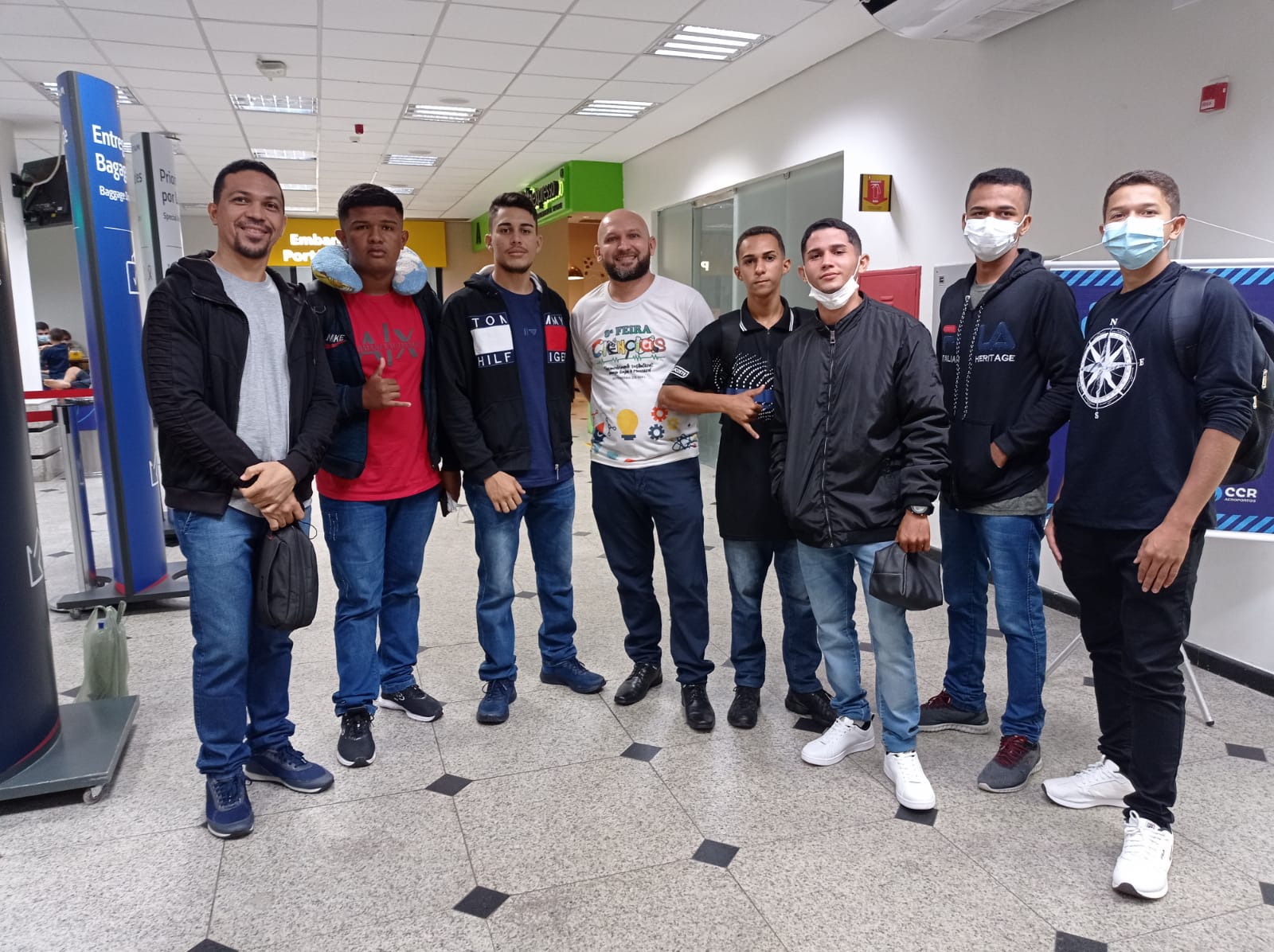Estudantes piauienses embarcam para participar da Mostra Brasileira de Foguetes