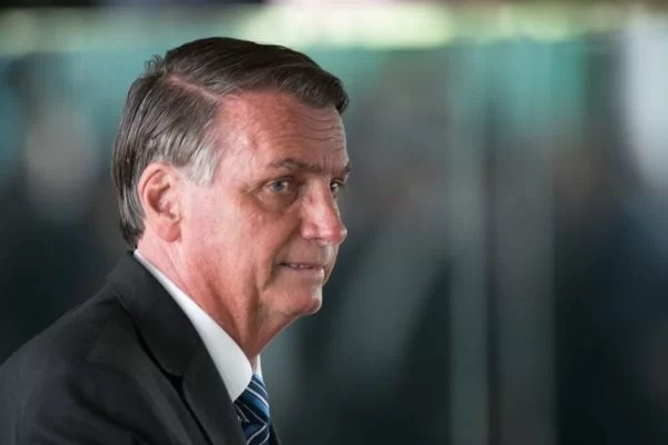 Bolsonaro concede indulto natalino para militares e policiais