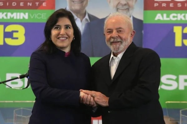 Lula se encontra com Tebet a fim de definir ministério para a senadora