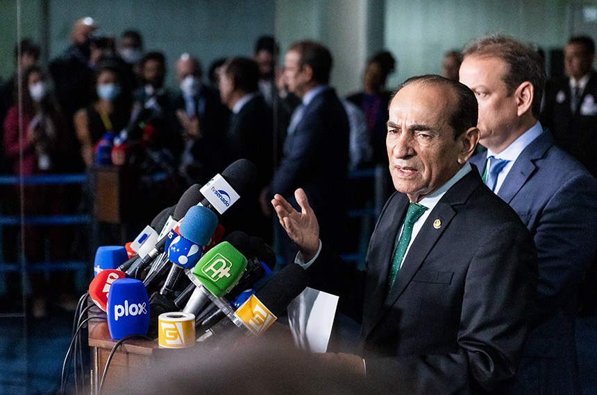 Marcelo Castro supera proposta de Guedes e prevê salário mínimo de R$ 1.320