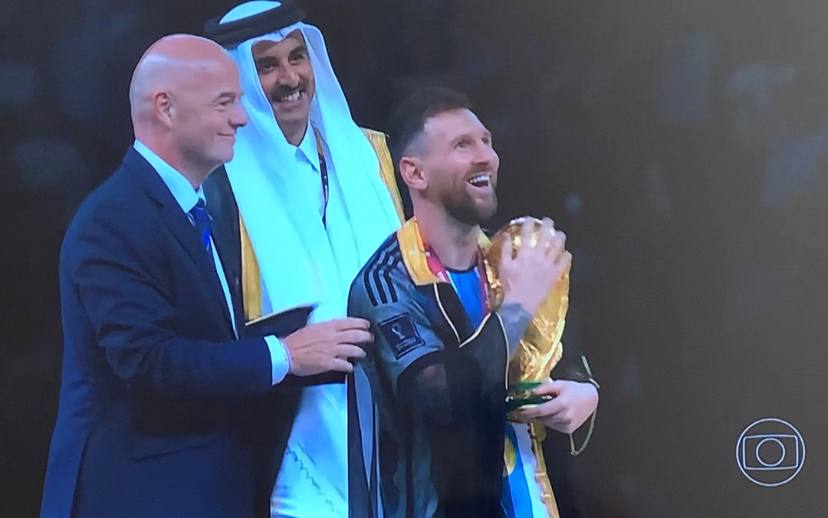 Campeão com a Argentina, Messi é eleito o melhor jogador da Copa no Catar -  Banda B