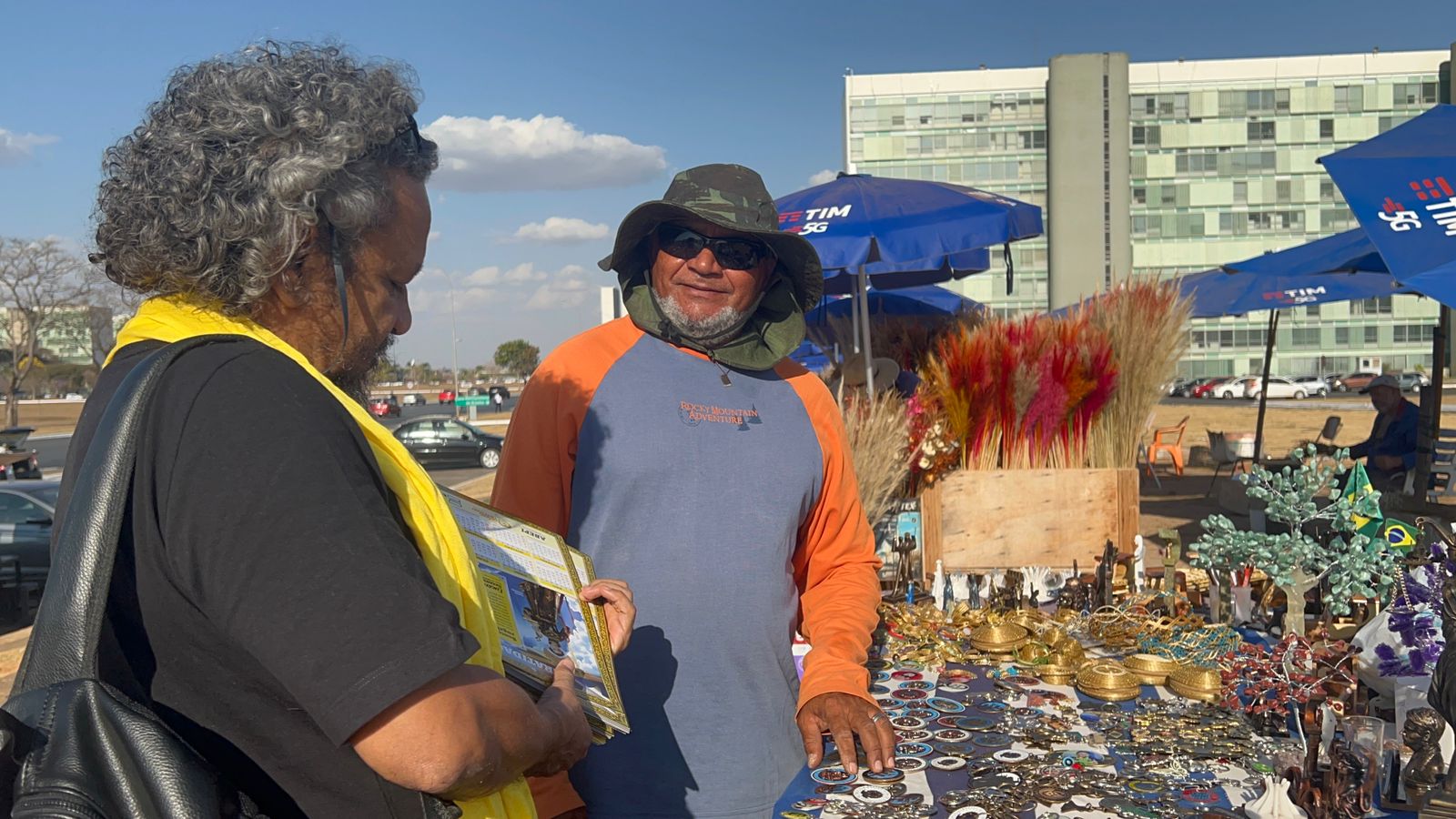 Eugênio II visita Catedral de Aparecida em Brasília e ora pelo povo
