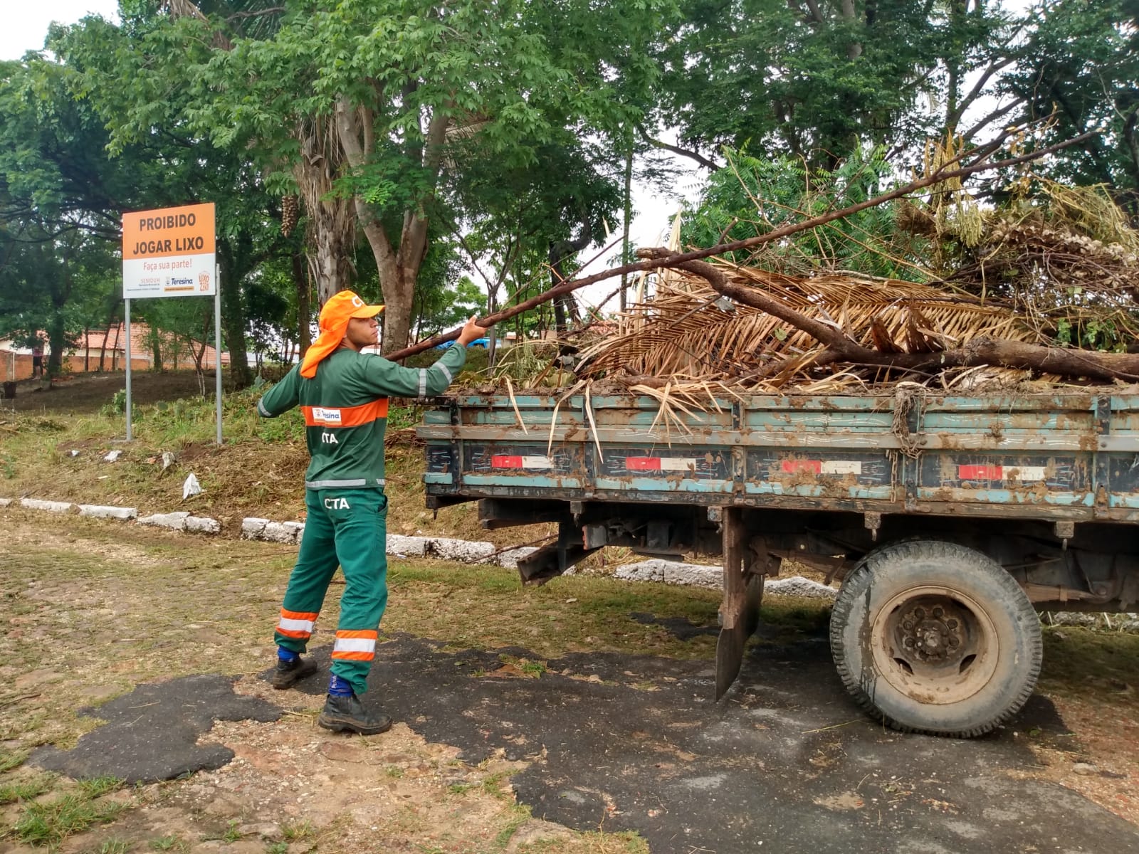 Estrada do Povoado Soinho está na programação de limpeza da Prefeitura