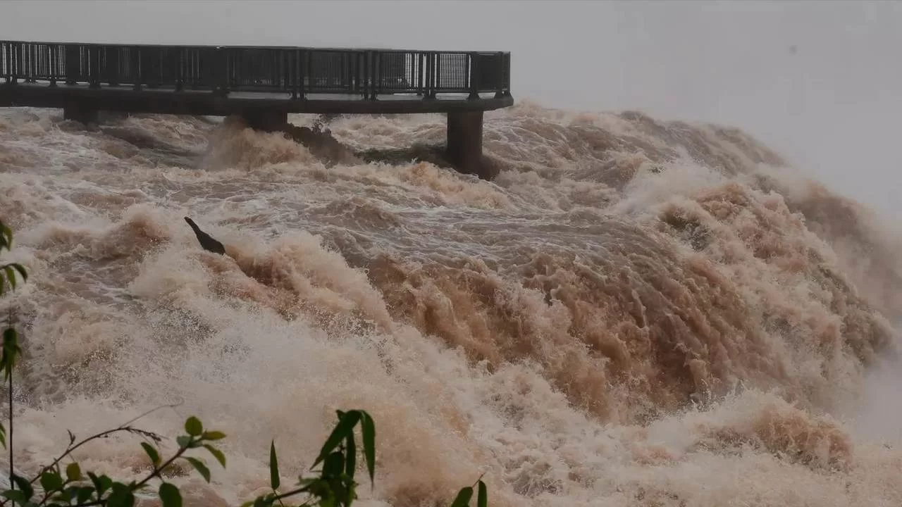 Primeiro Vídeo: Vazão das Cataratas do Iguaçu 5 vezes acima da média n