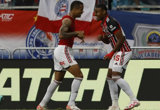 São Paulo vence o Bahia e conquista primeiro triunfo fora de casa