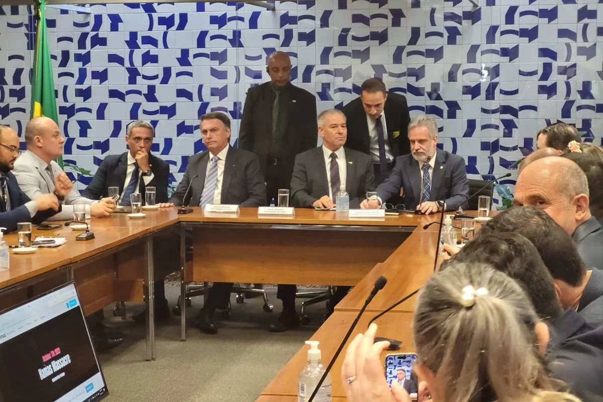 Após reunião com Bolsonaro, situação do embaixador de Israel complica