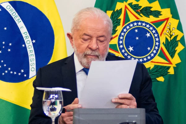 Lula sobrevoa região atingida pelas chuvas em SP nesta segunda-feira