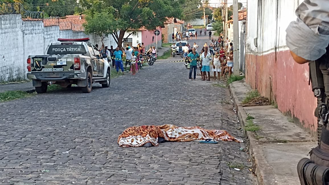 Três criminosos matam homem a tiros na Zona Sudeste de Teresina