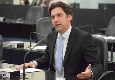 Deputado federal Isnaldo Bulhões Jr