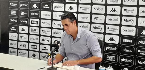 Diretor esportivo do Vasco reforça confiança em Barbieri em meio à crise