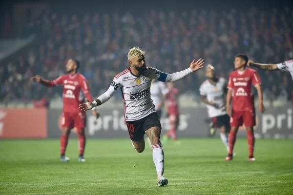 Flamengo e Corinthians tropeçam em seus compromissos pela Libertadores