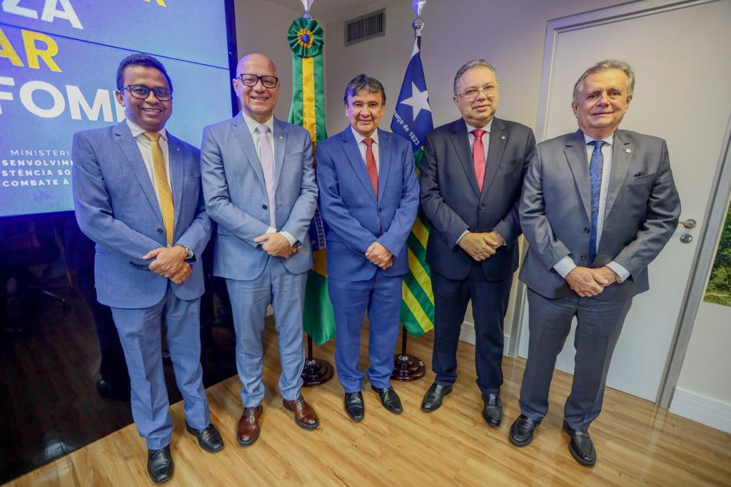 Ministro Wellington Dias promete estruturar e melhorar o funcionamento das APAEs