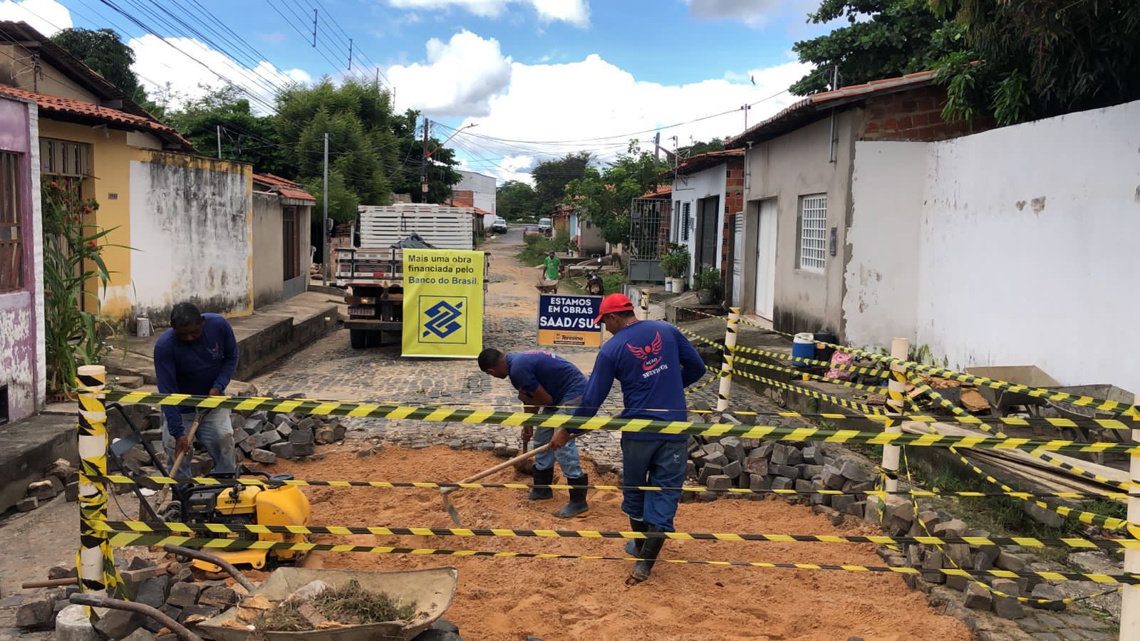 Prefeitura de Teresina inicia recuperação de pavimento no bairro São Pedro