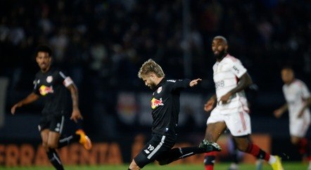 Flamengo é goleado pelo Red Bull Bragantino e cai para o quarto