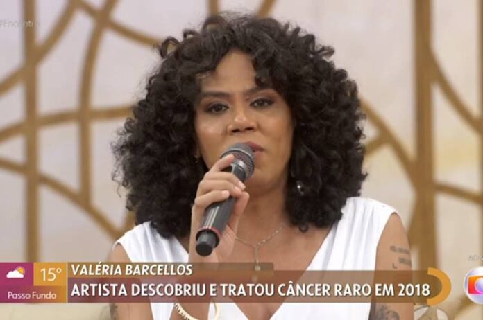 Valéria Barcellos, atriz de ‘Terra e Paixão’, revela luta contra câncer ao vivo no ‘Encontro’