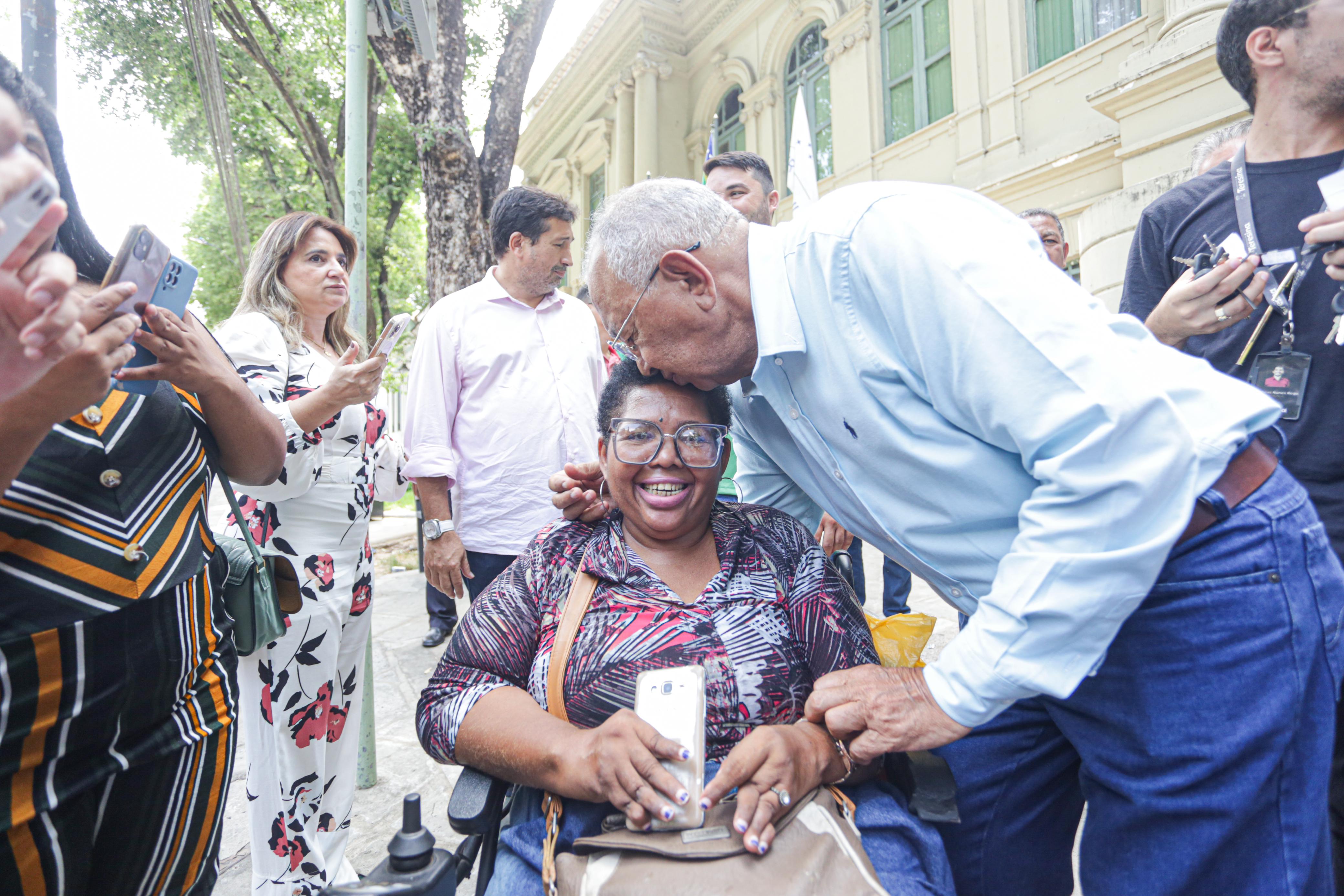 Prefeitura De Teresina Entrega Tr S Novos Ve Culos Para O Programa