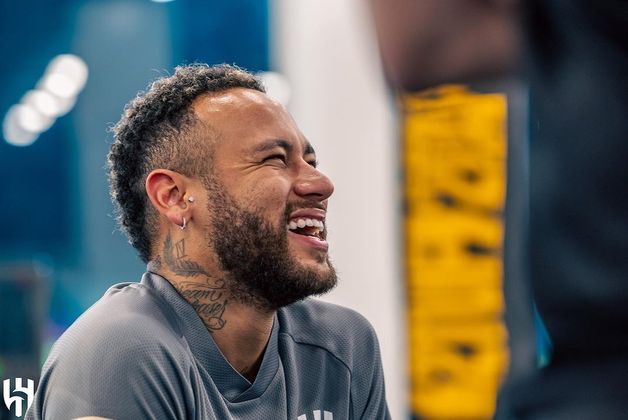 Neymar em campo: Relembre suas estreias na história