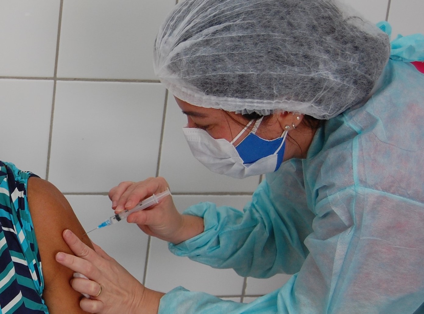 População tem acesso às vacinas contra a gripe e covid-19 em Teresina