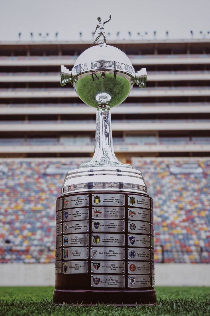 Libertadores: apenas brasileiros venceram a competição em final única