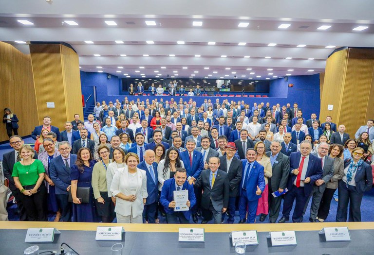 Wellington Dias em Brasília com prefeitos