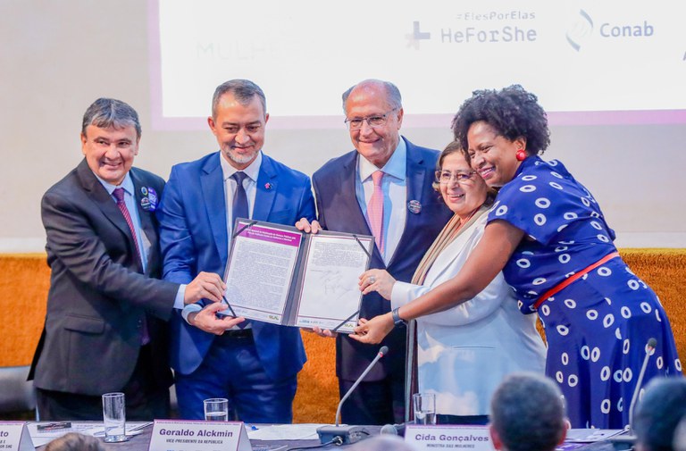 MDS assina manifesto de homens públicos pelo fim da violência contra mulheres