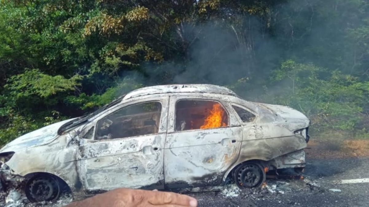 Homem tem carro incendiado durante tentativa de assalto no Piauí