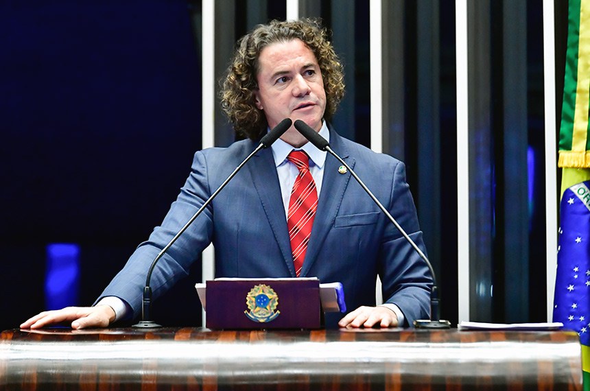 Senador Veneziano Vital