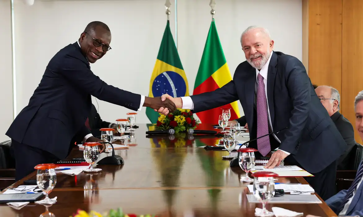 Brasil e Benin assinam acordos de cooperação em turismo e cultura