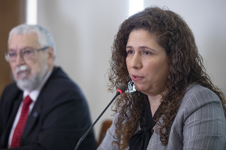 MInistra Esther Dweck e secretário José Lopez Feijóo: a luta continua