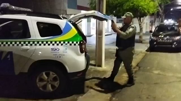 Homem tenta contra a vida de uma mulher na rua João Dantas, em Floriano