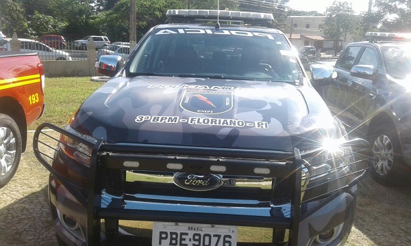 Polícia conduz homem a delegacia por quebra de medida protetiva
