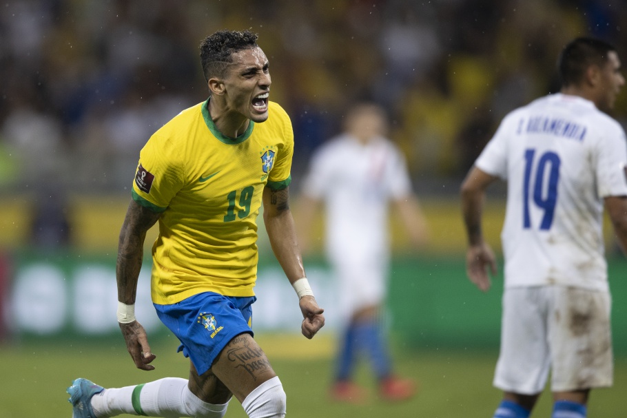 Raphinha balançou as redes no último confronto entre Brasil e Paraguai