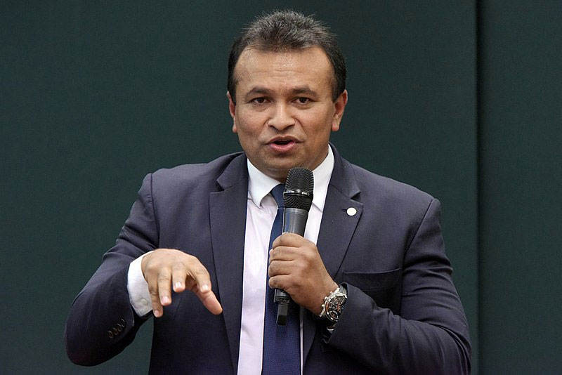 Fábio Abreu busca anuência de Kassab para mudar do PSD ao Podemos no Piauí
