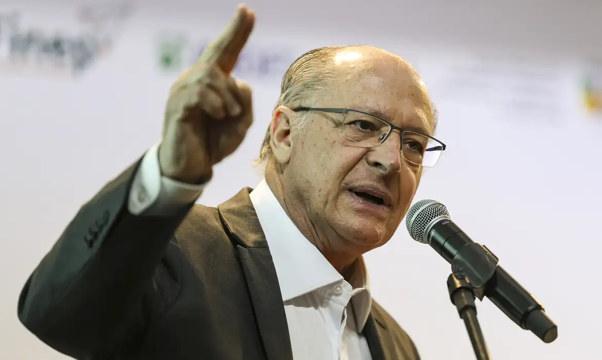 Geraldo Alckmin diz que carga tributária não aumentou no governo Lula