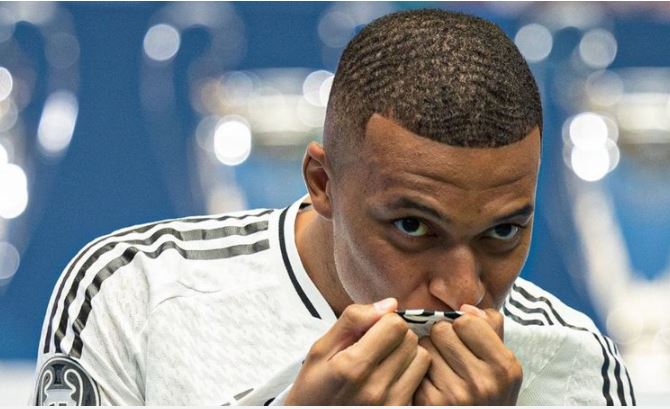 Mbappé oferece ajuda para Endrick