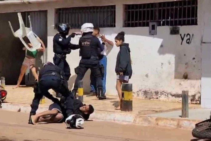 PMs agredidos por cadeira