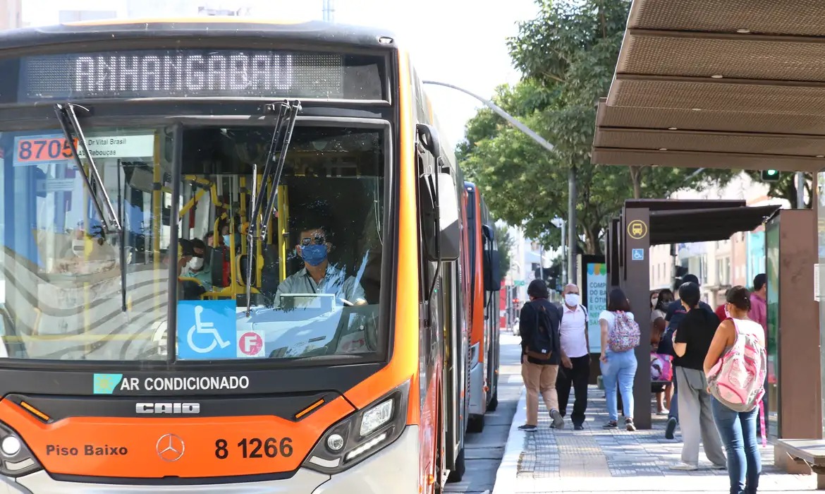 transporte; ônibus de são paulo