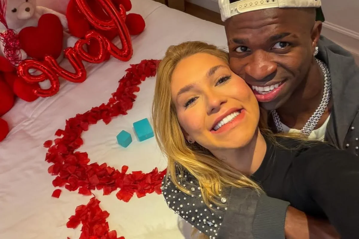 Virginia Fonseca e Vini Jr. oficializam namoro com surpresa luxuosa