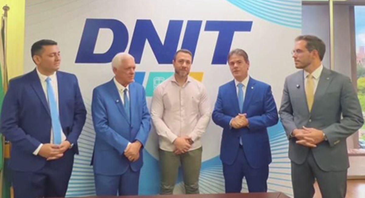 Presidente da Alepi discute melhorias nas BRs 316 e 222 durante agenda em Brasília