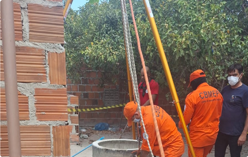 CORPO DE HOMEM FOI ENCONTRADO DENTRO DE POÇO NO QUINTAL DE CASA.