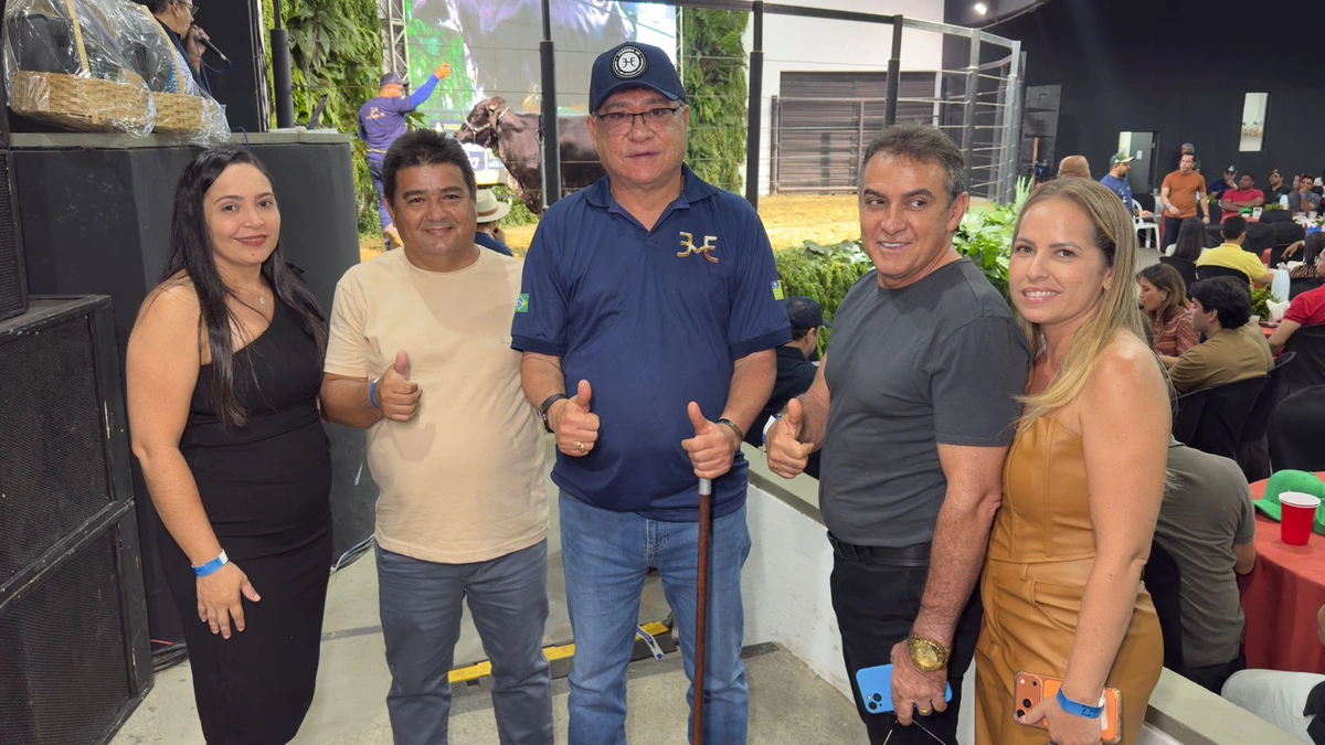 João Mádison destaca avanço da pecuária em Leilão Premium na Expoapi