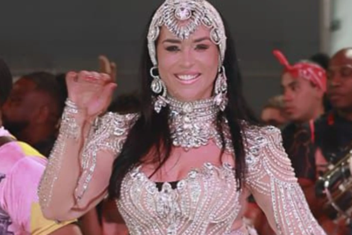 Rainha Luciana Picorelli encanta no esquenta da Série Ouro mesmo ferida
