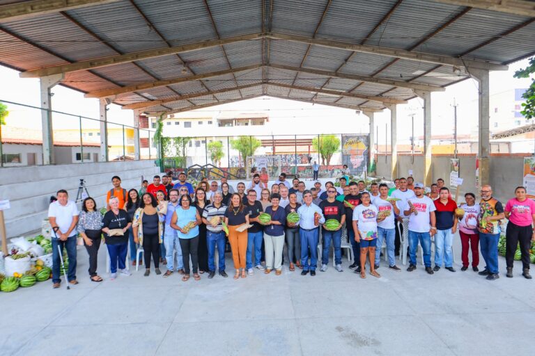 SAF entrega 20 toneladas de alimentos da agricultura familiar e entidades socioassistenciais