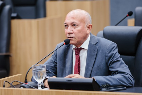 Warton Lacerda destaca inauguração de complexo esportivo em Altos