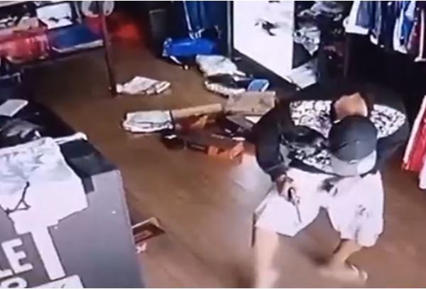 Ladrão atira na própria perna durante