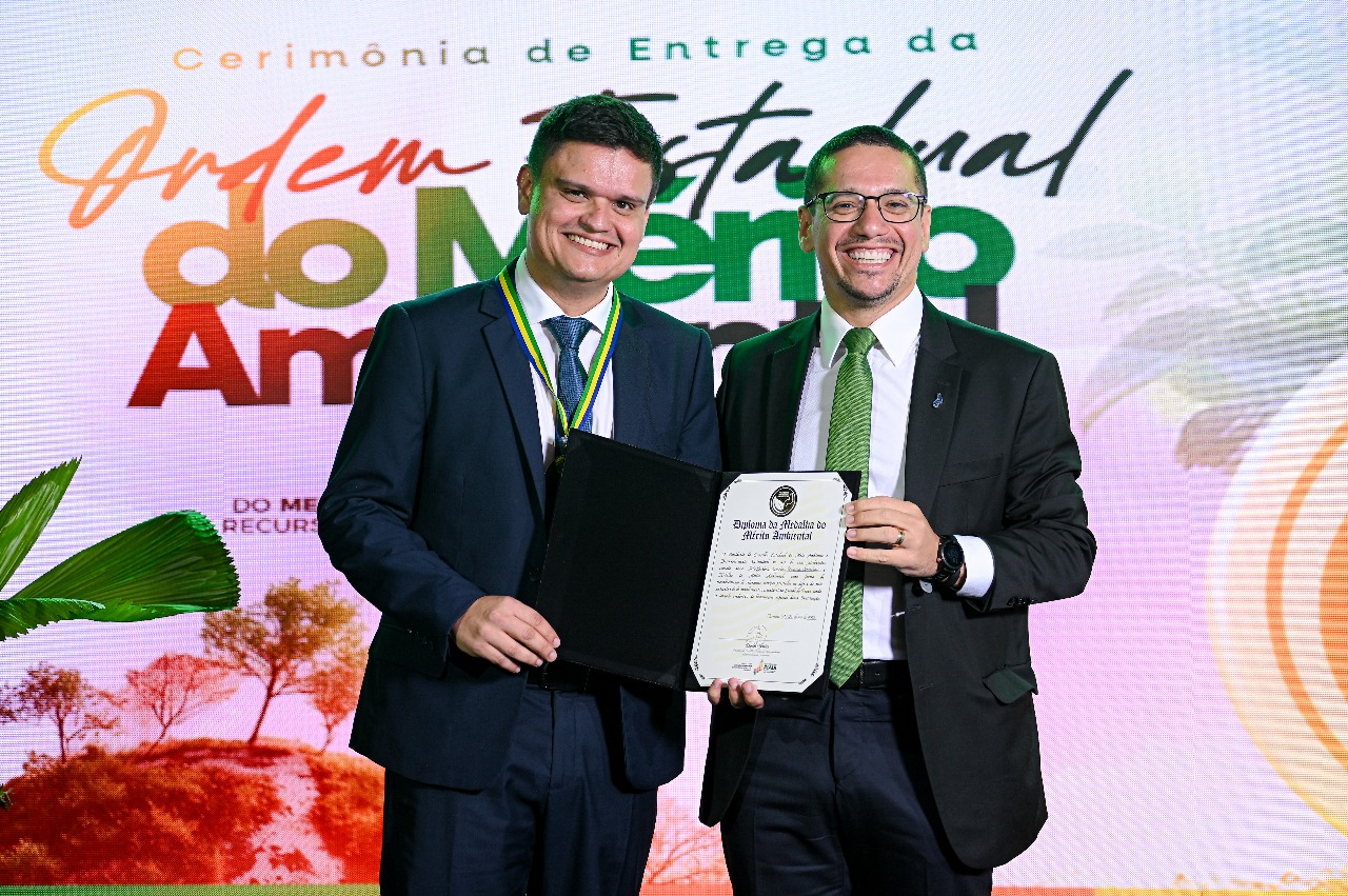 Antônio Vinicius Oliveira Ferreira é homenageado por atuação em inovação e sustentabilidade