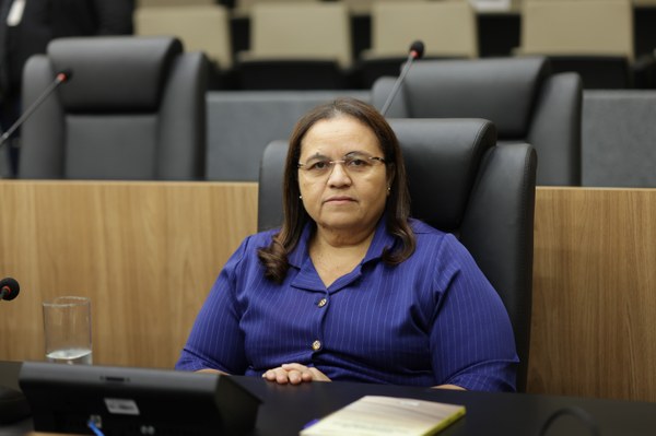Presidente da Comissão da Mulher, deputada Elisângela Moura (PCdoB)