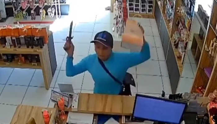 Assaltante derruba faca