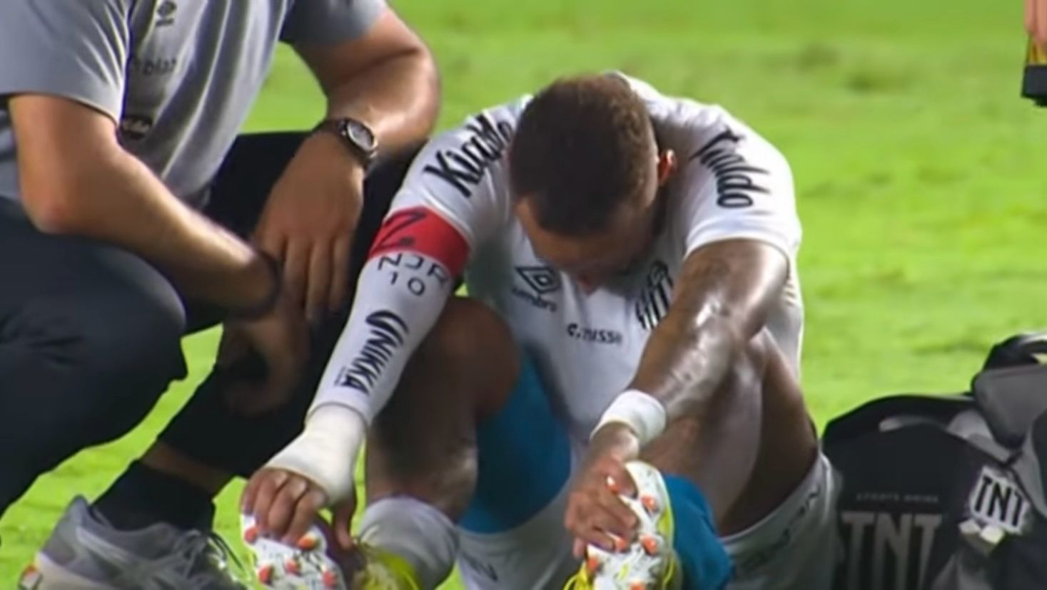 Neymar machucado